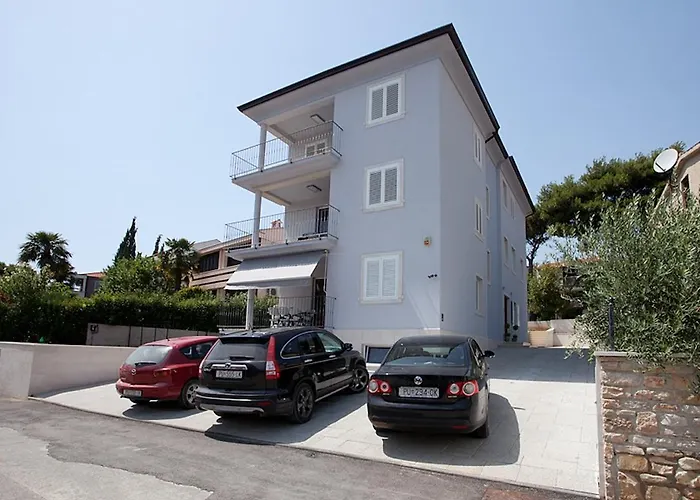 Apartments With A Parking Space Rovinj - 3393